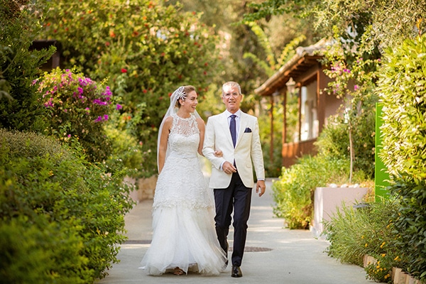 lush-garden-style-wedding-parga-touches-elegance_21