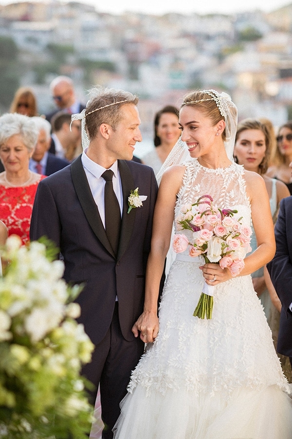 lush-garden-style-wedding-parga-touches-elegance_28x