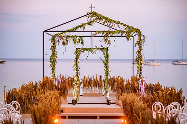 lush-garden-style-wedding-parga-touches-elegance_31x