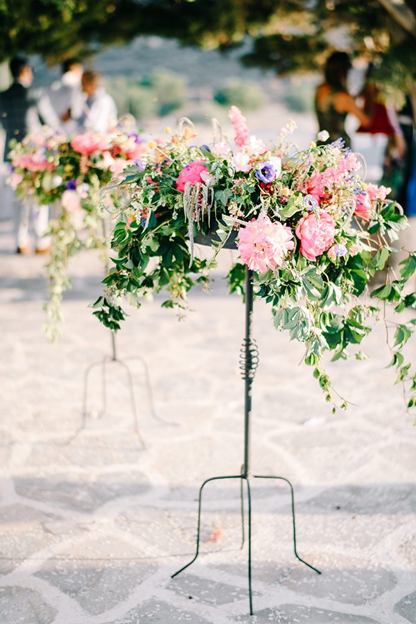 modern-summer-wedding-kythnos-vivid-colors_06z