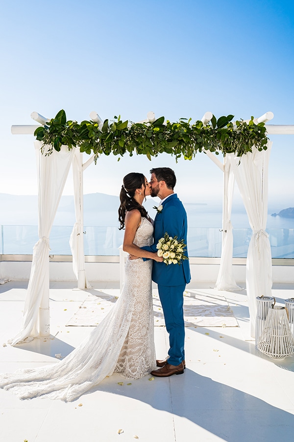 romantic-summer-wedding-most-breathtaking-view-Santorini-island_14