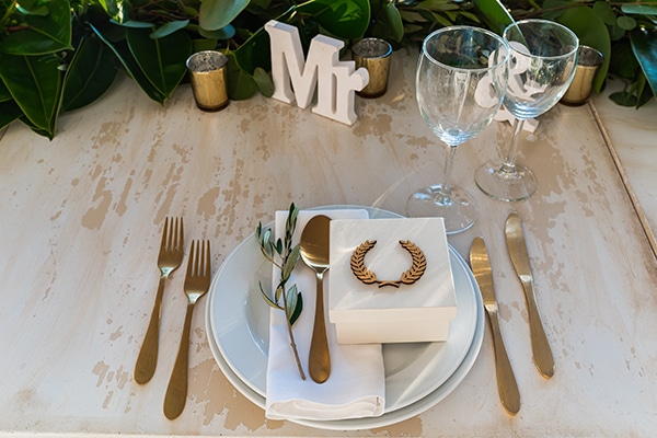 romantic-summer-wedding-most-breathtaking-view-Santorini-island_17