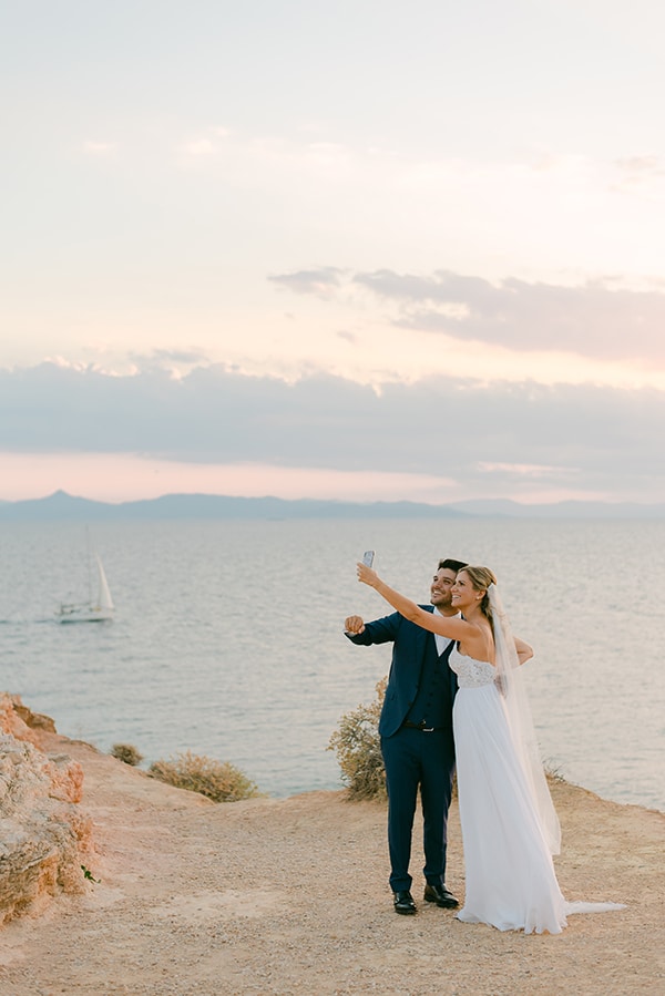 beautiful-outdoor-wedding-succulents-gold-details_01x