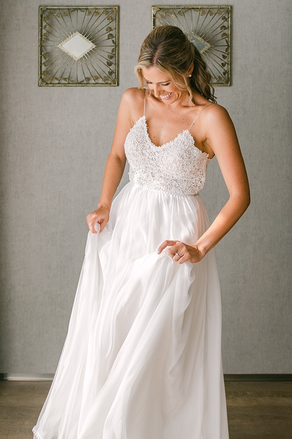 beautiful-outdoor-wedding-succulents-gold-details_06