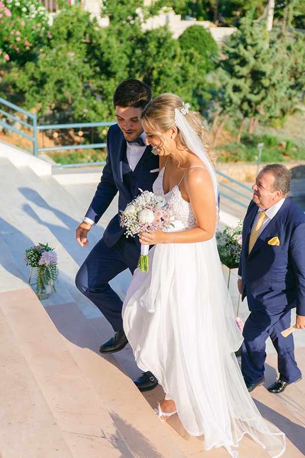 beautiful-outdoor-wedding-succulents-gold-details_09