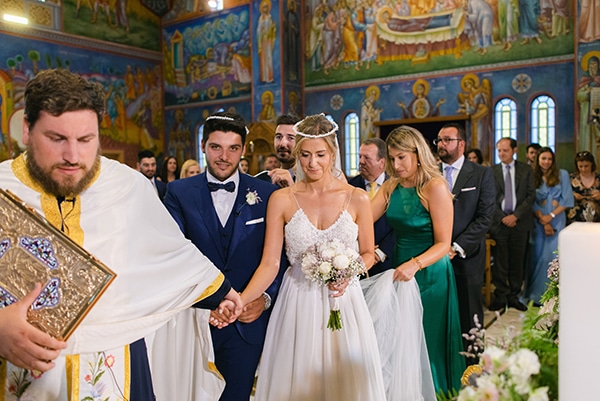 beautiful-outdoor-wedding-succulents-gold-details_14