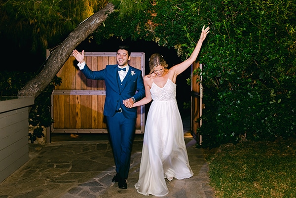 beautiful-outdoor-wedding-succulents-gold-details_25