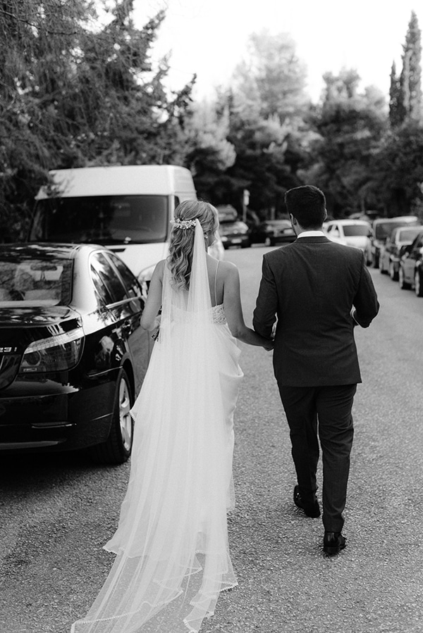 beautiful-outdoor-wedding-succulents-gold-details_29x