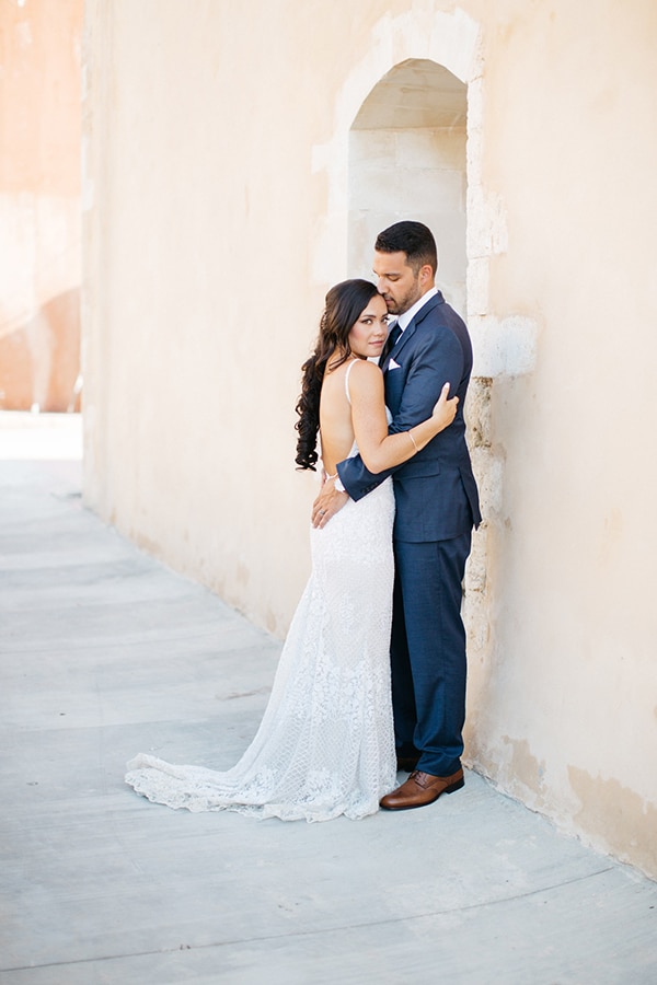 lush-romantic-wedding-crete-pastel-hues_01x