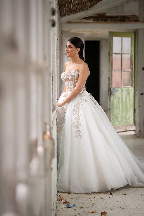 modern-white-gold-wedding-limassol_01w