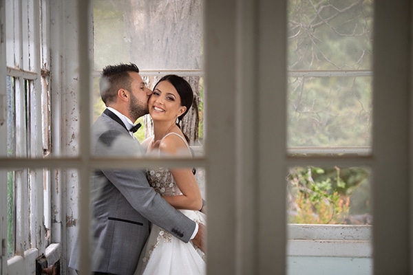 modern-white-gold-wedding-limassol_01x