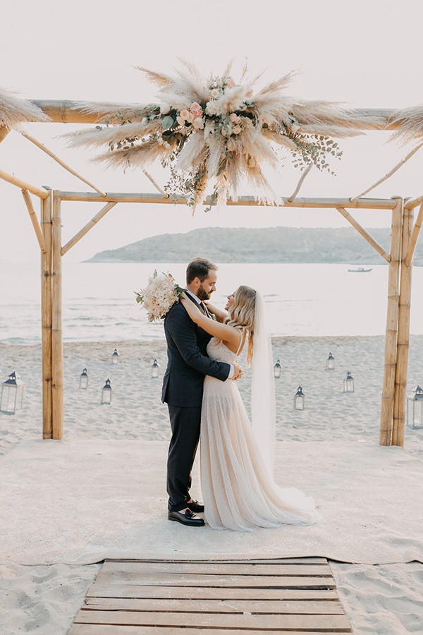 boho-chic-beach-wedding-athens-pampas-grass-pastel-hues_02