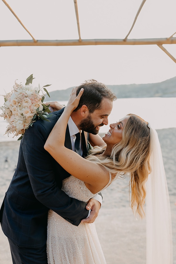 boho-chic-beach-wedding-athens-pampas-grass-pastel-hues_02x