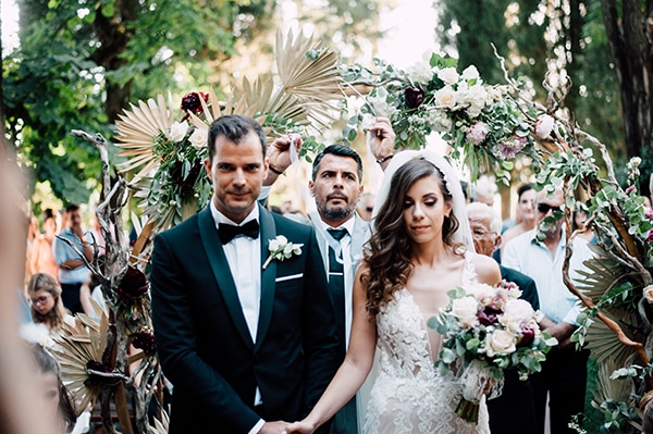gorgeous-outdoor-wedding-dried-flowers-marsala-peonies_13