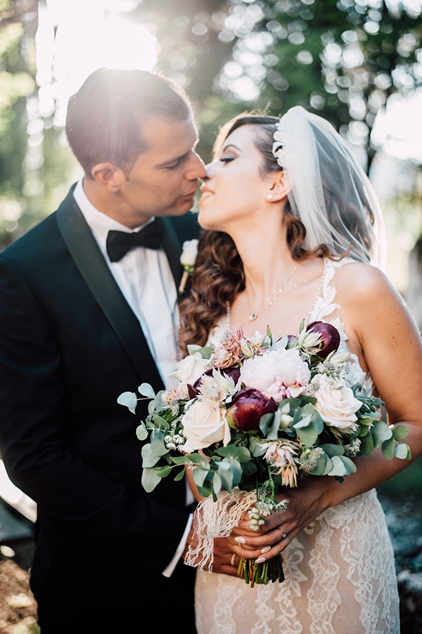 gorgeous-outdoor-wedding-dried-flowers-marsala-peonies_17