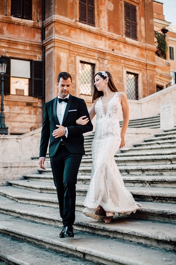 gorgeous-outdoor-wedding-dried-flowers-marsala-peonies_20
