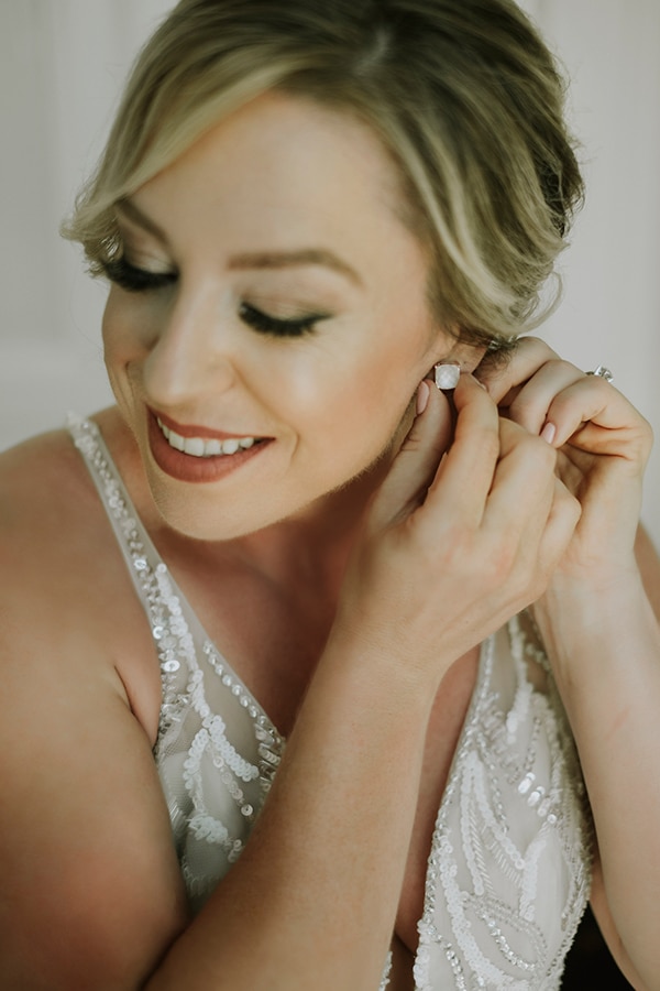 intimate-destination-wedding-santorini-bursting-pampas-grass_08