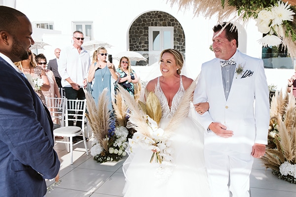 intimate-destination-wedding-santorini-bursting-pampas-grass_22