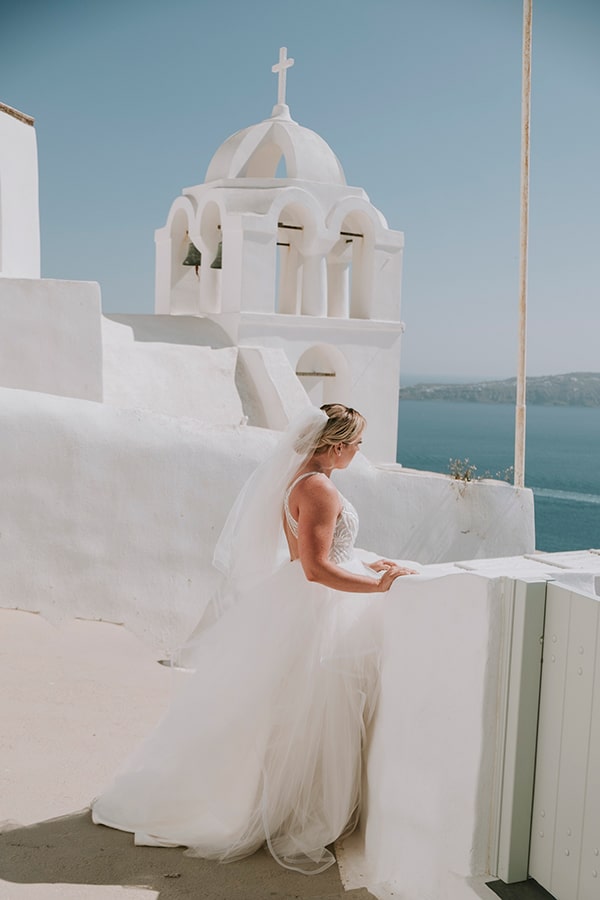 intimate-destination-wedding-santorini-bursting-pampas-grass_29x