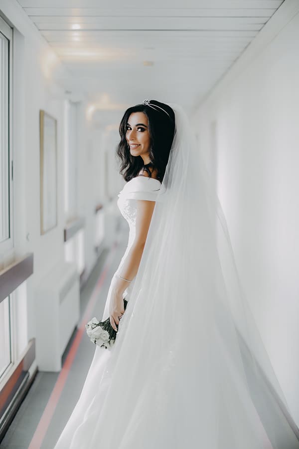 intimate-outdoor-wedding-lebanon-romantic-elegant-touches_04x