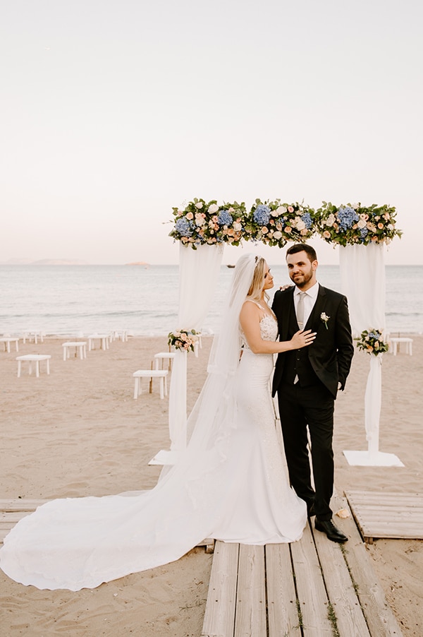 romantic-civil-wedding-beach-dusty-blue-peach-tones_03