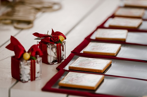 inspiring-destination-wedding-santorini-most-amazing-details_07x