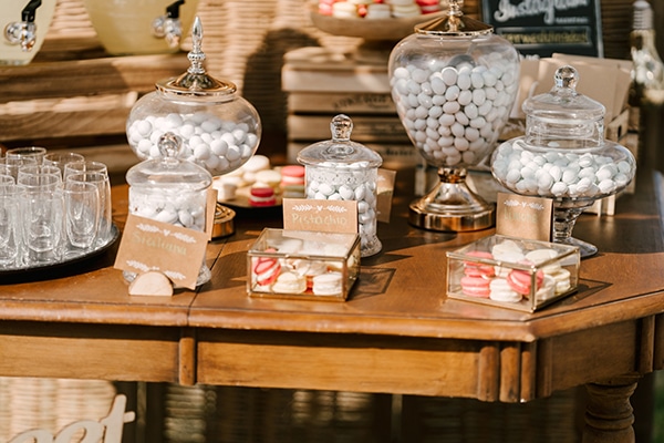 inspiring-destination-wedding-santorini-most-amazing-details_19