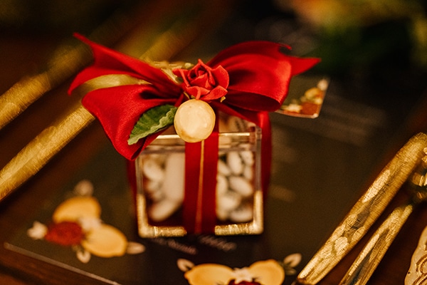 inspiring-destination-wedding-santorini-most-amazing-details_32