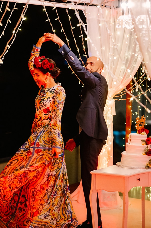 inspiring-destination-wedding-santorini-most-amazing-details_46