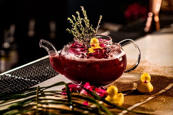 refreshing-cocktails-guests_02