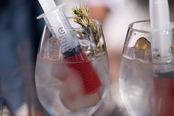 refreshing-cocktails-guests_06