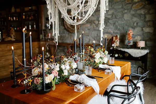 romantic-winter-elopement-warm-colors-cozy-accents-elegant-details_07x