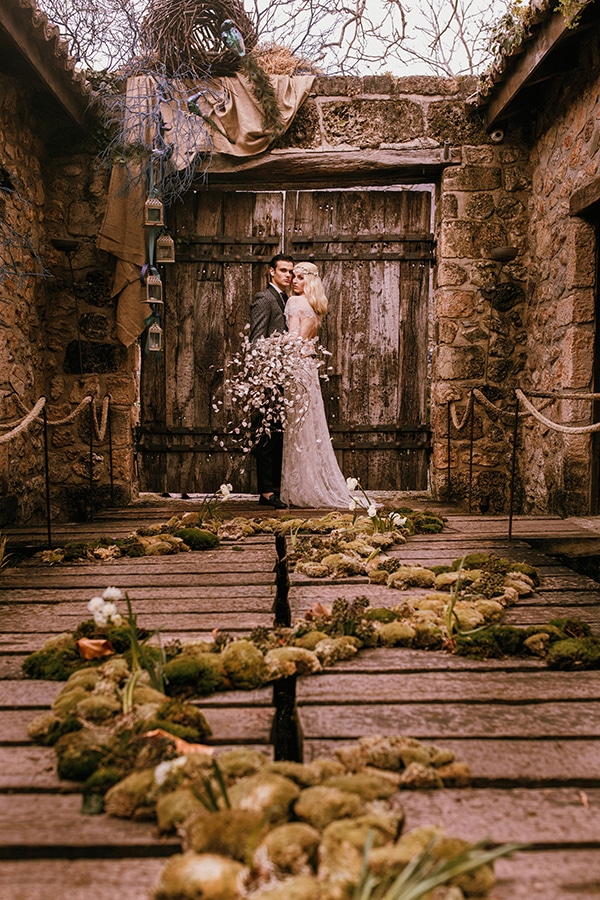 whimsical-styled-shoot-lunaria-soft-color-tones_10