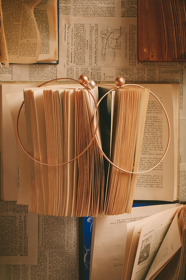 whimsical-styled-shoot-lunaria-soft-color-tones_14x