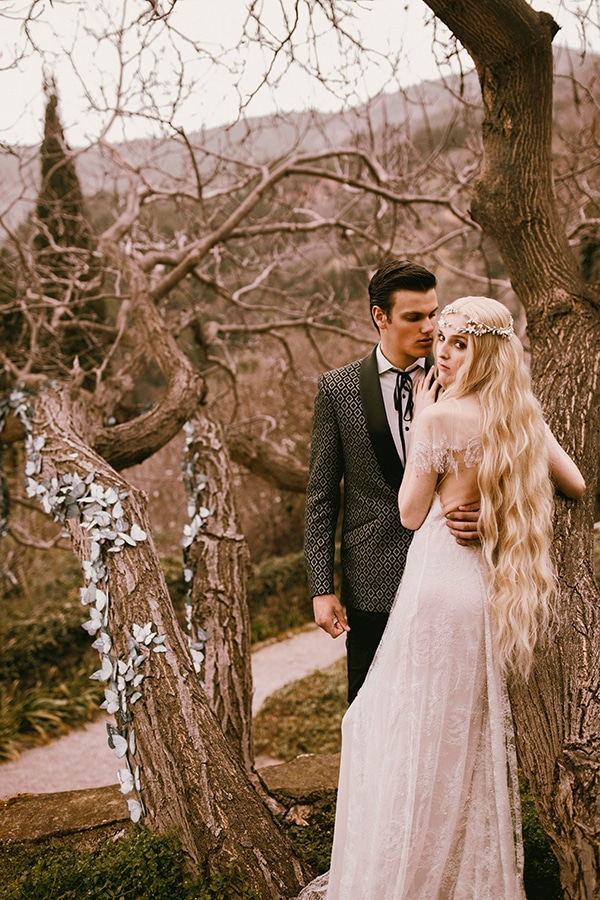 whimsical-styled-shoot-lunaria-soft-color-tones_15