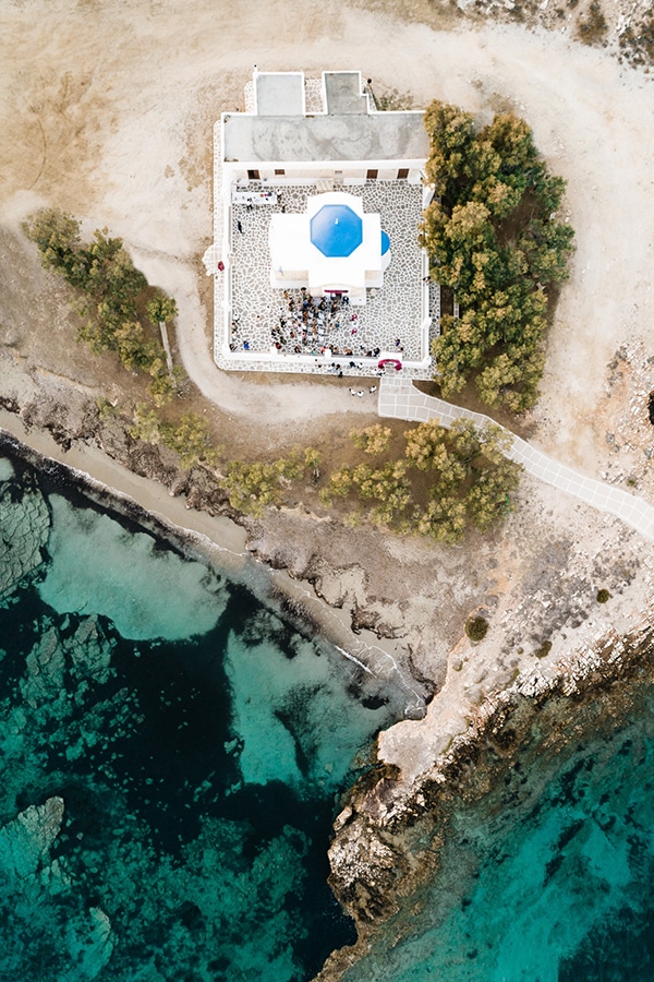 romantic-summer-wedding-paros-bougainvillea_02x