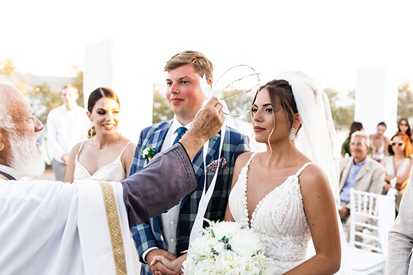 romantic-summer-wedding-paros-bougainvillea_17