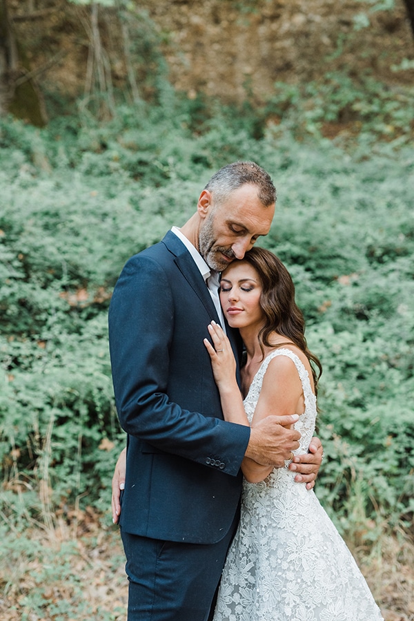 boho-inspired-fall-wedding-greece-ivory-roses_02