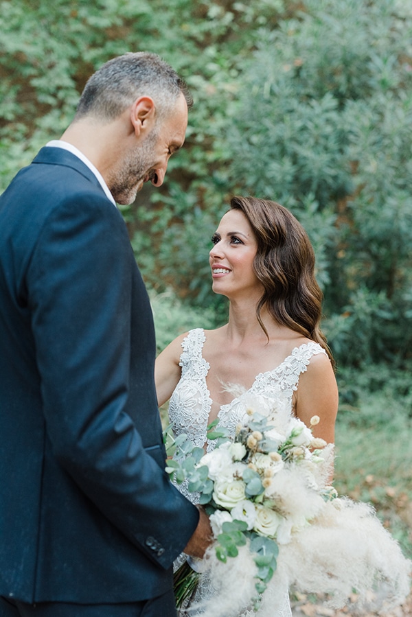 boho-inspired-fall-wedding-greece-ivory-roses_03