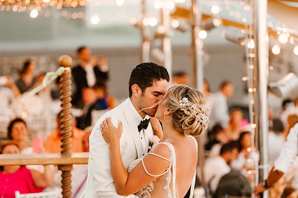 glamorous-summer-wedding-santorini-island-pastel-hues_22