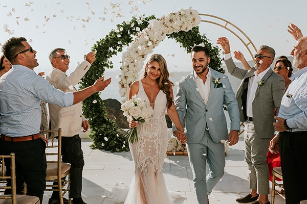 autumn-fairytale-wedding-santorini-island-most-dreamy-views_24