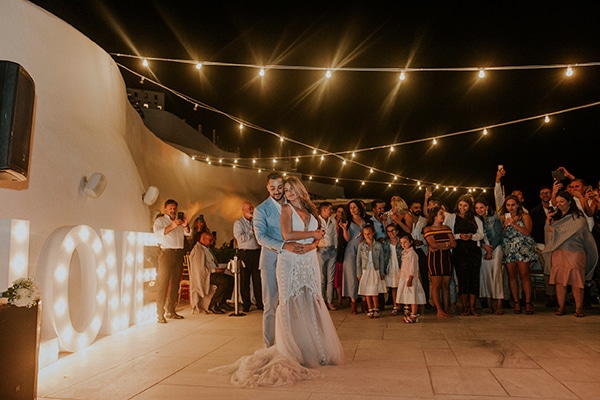 autumn-fairytale-wedding-santorini-island-most-dreamy-views_35