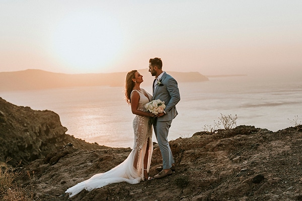 autumn-fairytale-wedding-santorini-island-most-dreamy-views_40