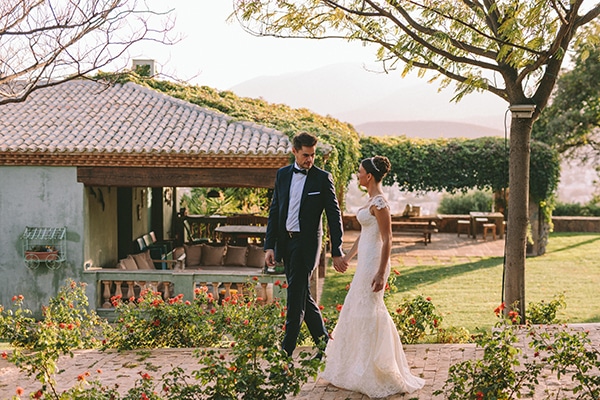 romantic-fall-wedding-athens-white-coral-hues_44