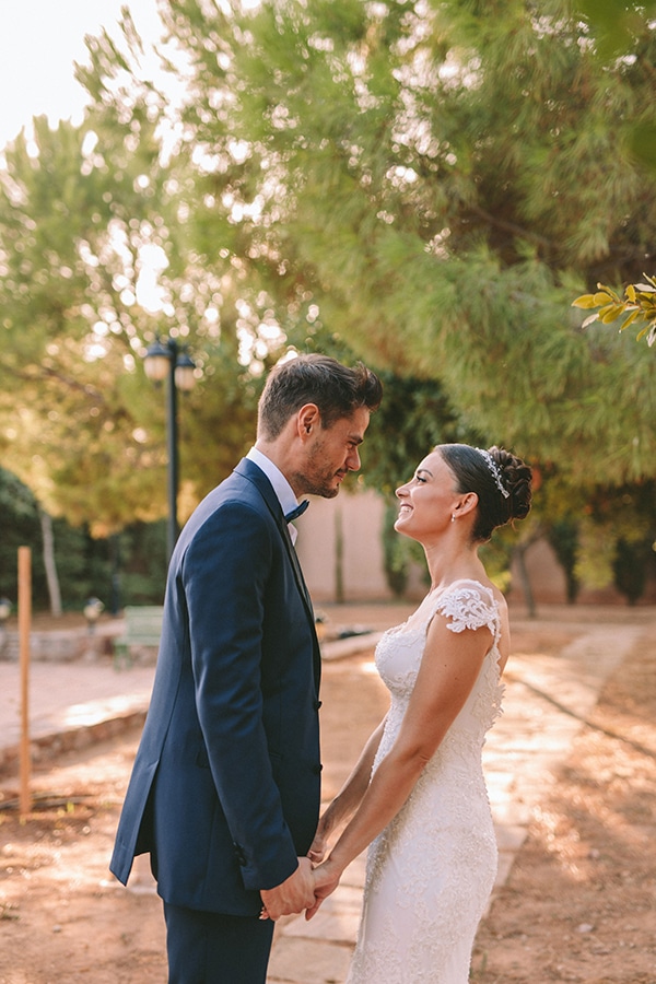 romantic-fall-wedding-athens-white-coral-hues_49