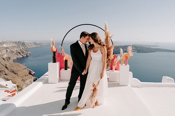 utterly-romantic-elopement-santorini-modern-details_01