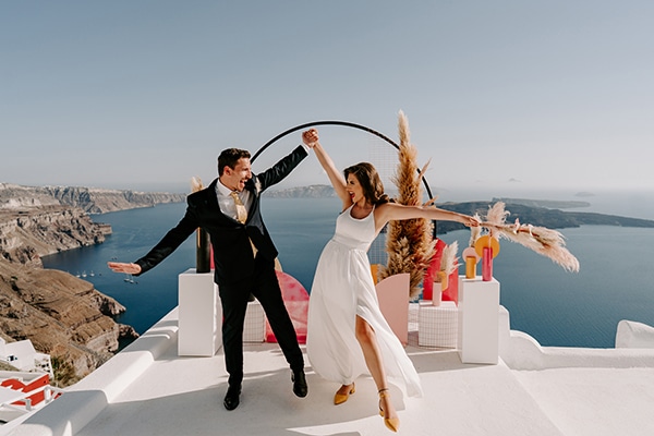 utterly-romantic-elopement-santorini-modern-details_13