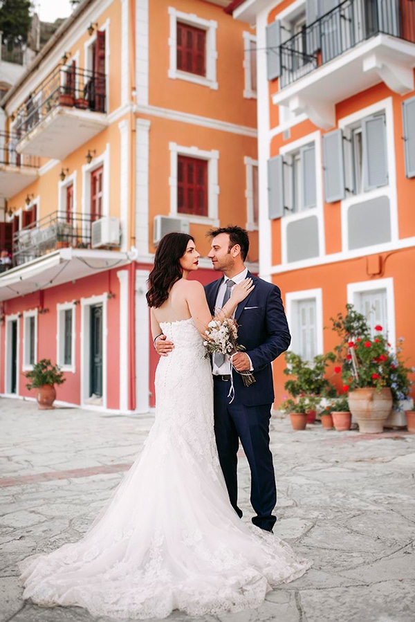 Utterly-romantic-summer-fete-larisa_01x