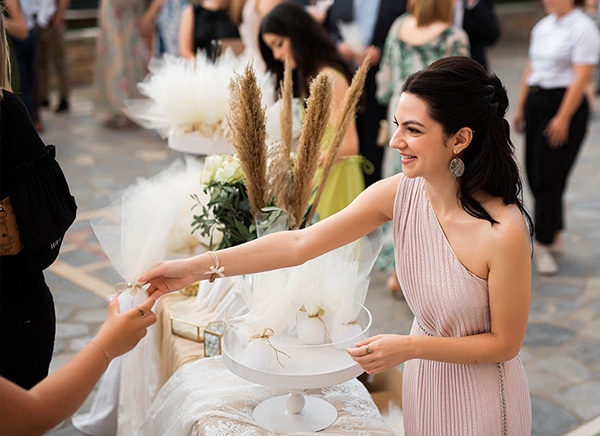 Utterly-romantic-summer-fete-larisa_15