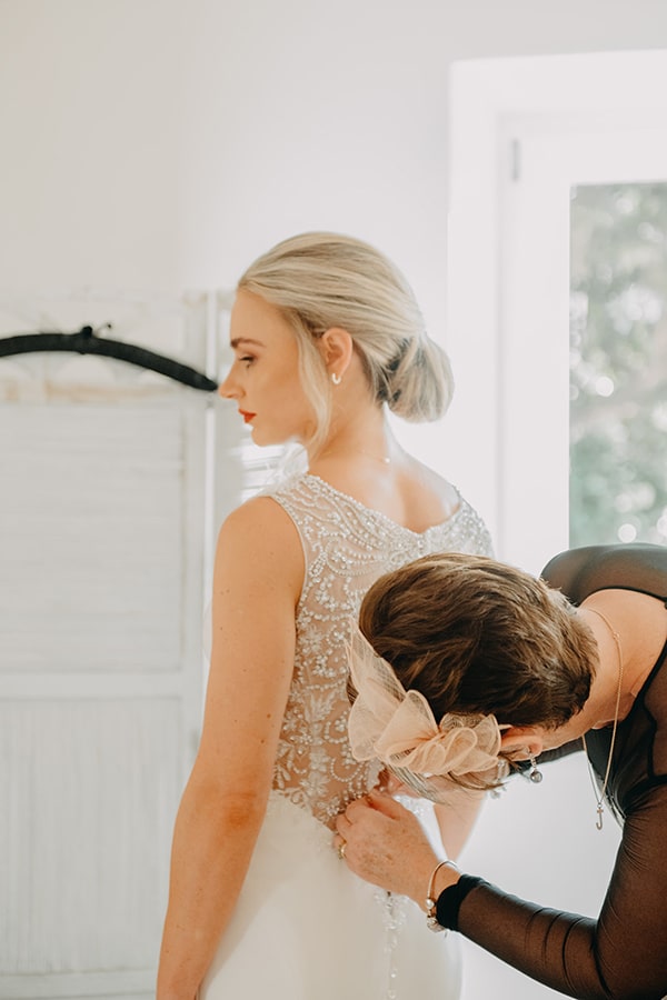 intimate-destination-wedding-corfu-sunflowers-rustic--flair_10